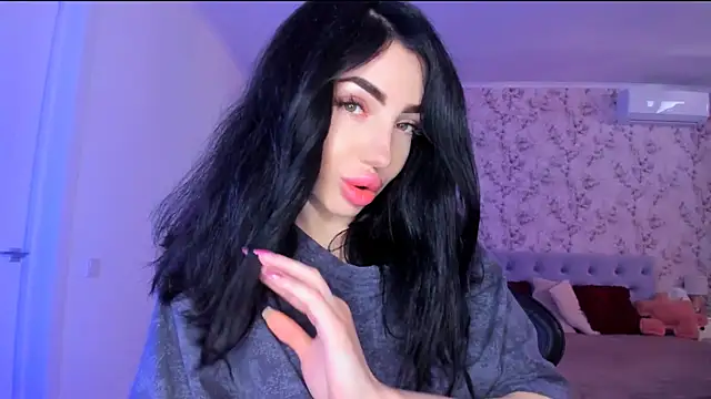 Snapshot of NancyLovee_ chatting on June 13, 10:35 am NancyLovee online show from June 13, 10:35 am