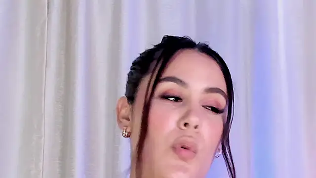 Snapshot of LexyRobert chatting on January 26, 8:34 pm LexyRobert online show from January 26, 8:34 pm