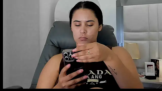 Snapshot of LexyRobert chatting on November 8, 12:00 am LexyRobert online show from November 8, 12:00 am