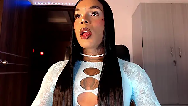 Snapshot of mistressbigcock777 chatting on April 25, 6:38 am mistressbigcock777 online show from April 25, 6:38 am