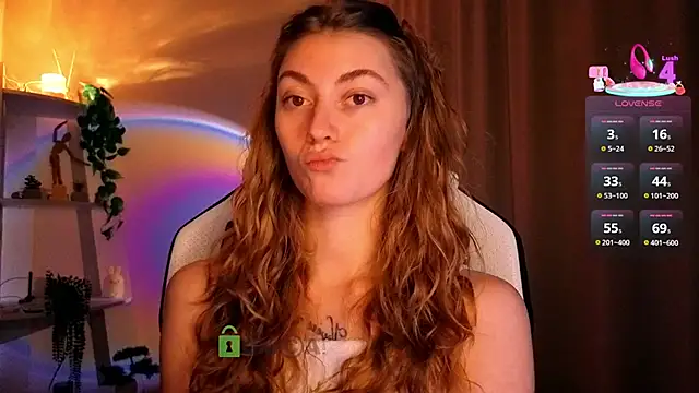 lady curls online show from March 24, 10:26 pm