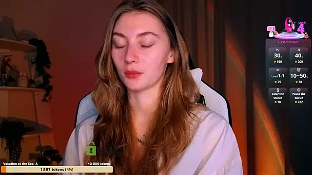 lady curls online show from April 13, 9:09 pm