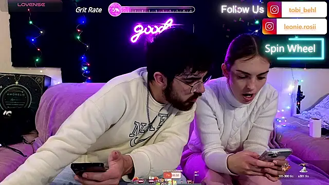 Snapshot of MrAndMrsSavage chatting on December 2, 7:38 pm MrAndMrsSavage online show from December 2, 7:38 pm