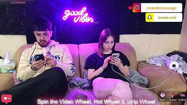 Snapshot of MrAndMrsSavage chatting on January 6, 9:00 pm MrAndMrsSavage online show from January 6, 9:00 pm