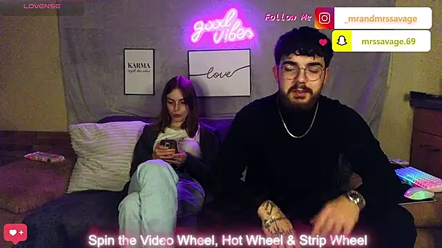 Snapshot of MrAndMrsSavage chatting on January 15, 10:13 pm MrAndMrsSavage online show from January 15, 10:13 pm