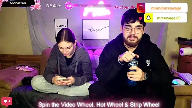 Snapshot of MrAndMrsSavage chatting on January 24, 7:49 pm MrAndMrsSavage online show from January 24, 7:49 pm