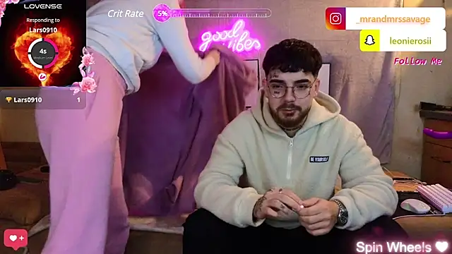 Snapshot of MrAndMrsSavage chatting on January 31, 2:49 pm MrAndMrsSavage online show from January 31, 2:49 pm