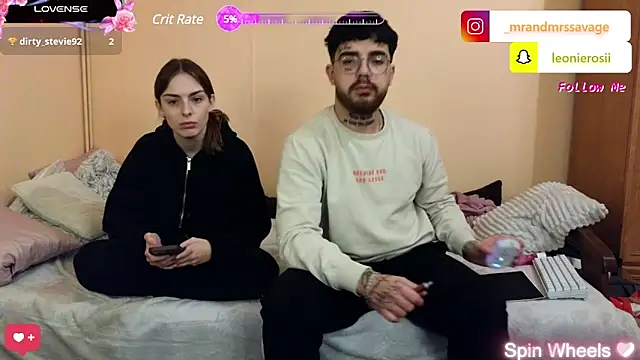 Snapshot of MrAndMrsSavage chatting on February 5, 11:17 pm MrAndMrsSavage online show from February 5, 11:17 pm