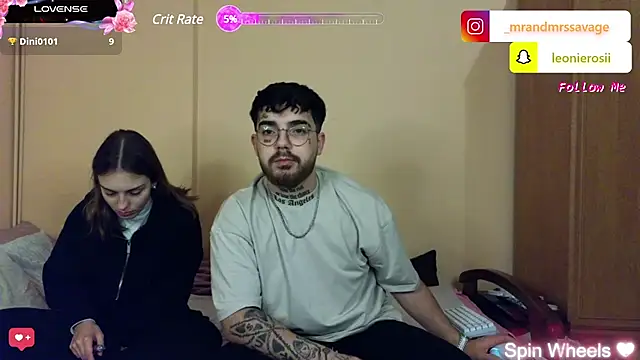 Snapshot of MrAndMrsSavage chatting on February 7, 9:48 pm MrAndMrsSavage online show from February 7, 9:48 pm