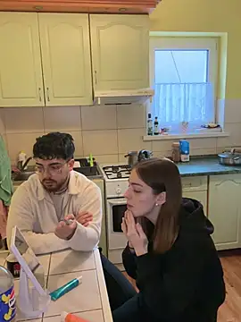 Snapshot of MrAndMrsSavage chatting on February 9, 2:18 pm MrAndMrsSavage online show from February 9, 2:18 pm