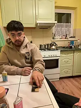 Snapshot of MrAndMrsSavage chatting on February 21, 10:04 pm MrAndMrsSavage online show from February 21, 10:04 pm