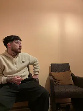 Snapshot of MrAndMrsSavage chatting on February 26, 11:48 pm MrAndMrsSavage online show from February 26, 11:48 pm