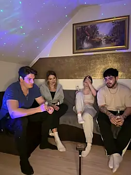 Snapshot of MrAndMrsSavage chatting on March 12, 7:28 pm MrAndMrsSavage online show from March 12, 7:28 pm