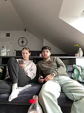 Snapshot of MrAndMrsSavage chatting on March 14, 8:42 am MrAndMrsSavage online show from March 14, 8:42 am