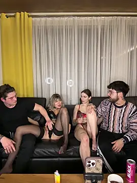 Snapshot of MrAndMrsSavage chatting on March 14, 11:53 pm MrAndMrsSavage online show from March 14, 11:53 pm