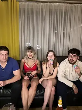 Snapshot of MrAndMrsSavage chatting on March 15, 5:04 pm MrAndMrsSavage online show from March 15, 5:04 pm