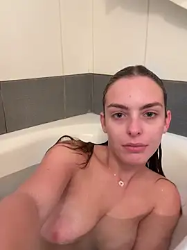 Snapshot of MrAndMrsSavage chatting on October 20, 3:23 pm MrAndMrsSavage online show from October 20, 3:23 pm