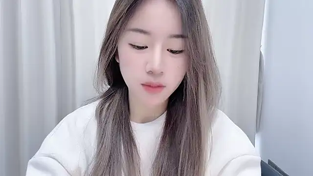 Snapshot of chloe-01 chatting on December 7, 4:42 am chloe-01 online show from December 7, 4:42 am