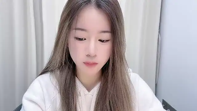 Snapshot of chloe-01 chatting on December 28, 12:24 pm chloe-01 online show from December 28, 12:24 pm