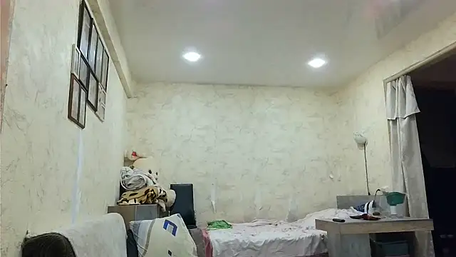 Snapshot of AgnichBan chatting on January 6, 12:24 pm AgnichBan online show from January 6, 12:24 pm