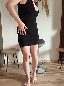 Snapshot of Mia_harmati chatting on June 7, 12:53 pm Mia harmati online show from June 7, 12:53 pm