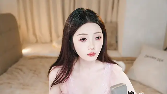 Snapshot of Eimile chatting on March 3, 2:59 pm Eimile online show from March 3, 2:59 pm