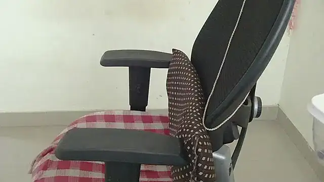 punemodel online show from February 24, 11:47 pm