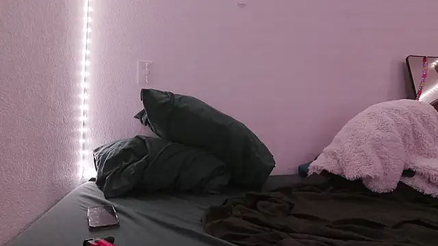 Snapshot of bearcloudcomputa chatting on October 7, 6:10 am bearcloudcomputa online show from October 7, 6:10 am