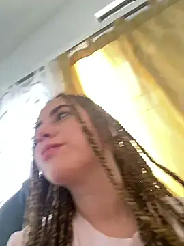 Snapshot of HannaSmiith chatting on February 10, 6:13 pm HannaSmiith online show from February 10, 6:13 pm
