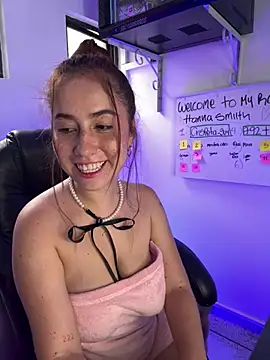 Snapshot of HannaSmiith chatting on March 16, 7:38 pm HannaSmiith online show from March 16, 7:38 pm