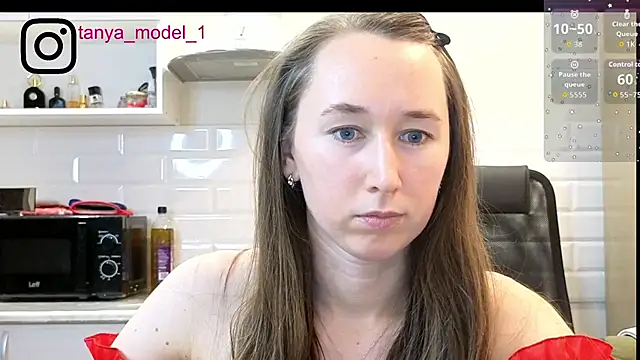 Snapshot of --Model--2 chatting on October 26, 10:47 pm --Model--2 online show from October 26, 10:47 pm