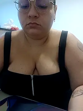 Snapshot of carola_hotwife chatting on May 11, 11:38 am carola hotwife online show from May 11, 11:38 am