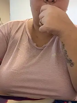 Snapshot of carola_hotwife chatting on June 8, 1:55 pm carola hotwife online show from June 8, 1:55 pm