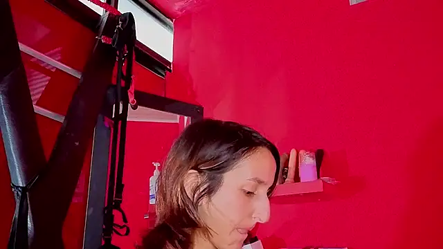 Ambar Roux  online show from May 7, 3:28 pm