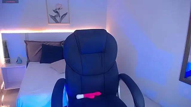 violeta leon online show from December 14, 9:40 am