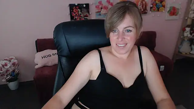 Snapshot of Hot_Milady chatting on June 30, 7:20 am Hot Milady online show from June 30, 7:20 am