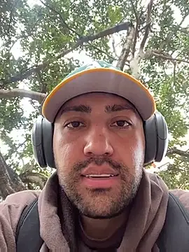 JuanZapata33 online show from January 1, 8:47 pm