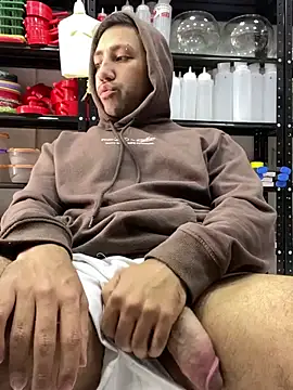 JuanZapata33 online show from February 10, 6:13 pm