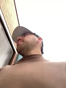 JuanZapata33 online show from March 1, 8:21 pm