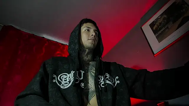 Travistanner 28 online show from March 10, 5:07 pm