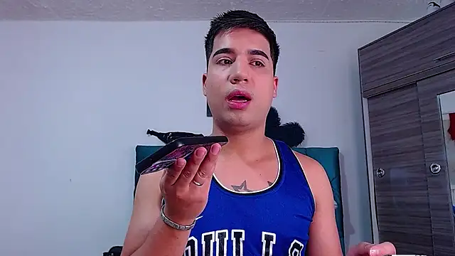Snapshot of Randy_horny chatting on July 8, 4:33 pm Randy horny online show from July 8, 4:33 pm