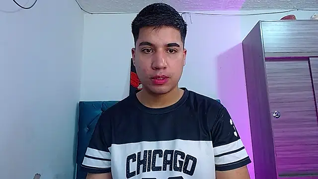 Snapshot of Randy_horny chatting on July 24, 4:27 pm Randy horny online show from July 24, 4:27 pm