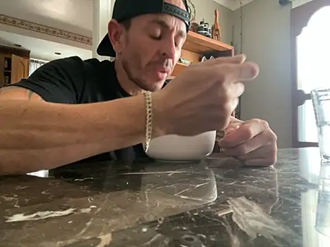 Gman143187 online show from October 4, 7:45 pm