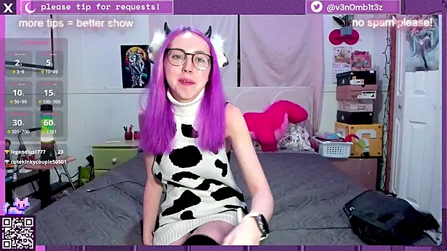 Snapshot of v3n0mb1t3z chatting on February 15, 4:25 am v3n0mb1t3z online show from February 15, 4:25 am