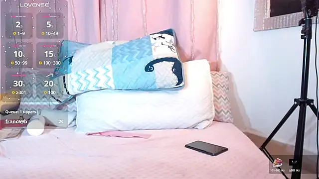 Snapshot of pamela_ chatting on February 26, 2:04 am pamela online show from February 26, 2:04 am