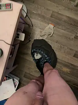 Snapshot of Hornyguynotshy198214 chatting on February 12, 12:38 am Hornyguynotshy198214 online show from February 12, 12:38 am