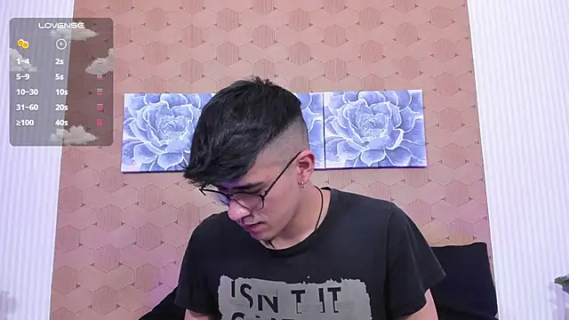 Ryan Clark  online show from December 1, 8:31 pm