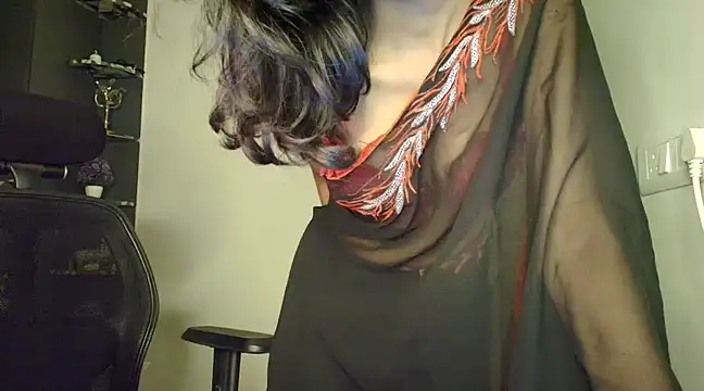 Snapshot of CUTE_princess_143 chatting on January 6, 8:07 pm CUTE princess 143 online show from January 6, 8:07 pm