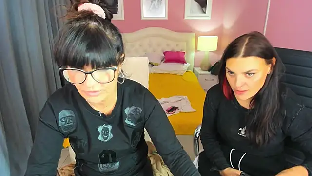 EricaAndPenelopa online show from November 9, 8:07 pm