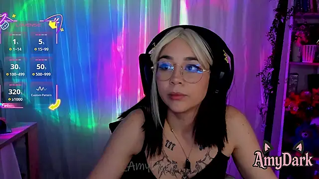 Snapshot of _AmyDark chatting on October 1, 11:22 pm AmyDark online show from October 1, 11:22 pm